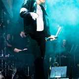 Di costumi poi ne ha cos� tanti da aver riempito due armadi: il suo preferito � quello che indossa sulle note di �Bad�